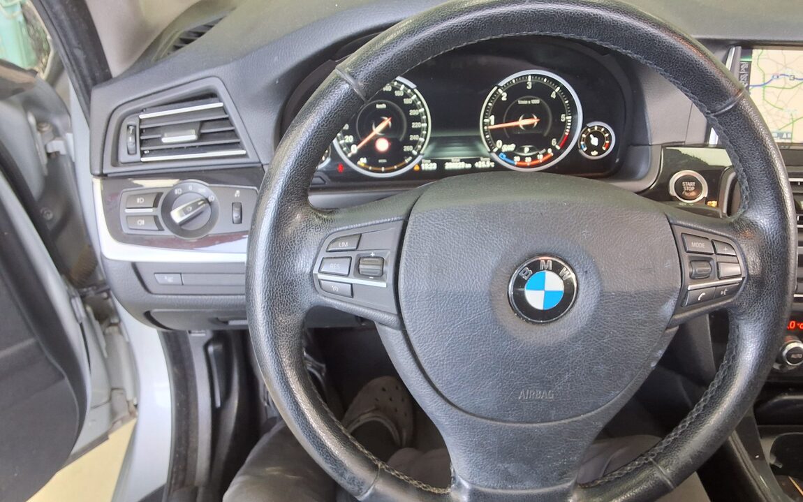 BMW 5 SERIES (6TH GEN) 520d xDRIVE M AERODYNAMIC 2016 - zdjęcie 17