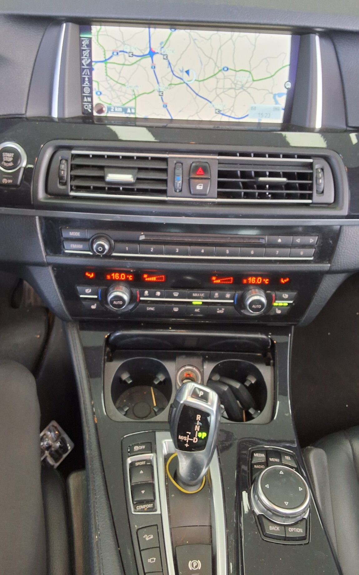 BMW 5 SERIES (6TH GEN) 520d xDRIVE M AERODYNAMIC 2016 - zdjęcie 18
