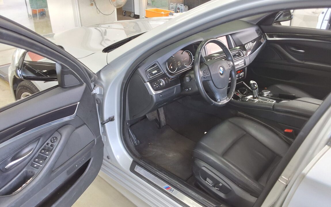 BMW 5 SERIES (6TH GEN) 520d xDRIVE M AERODYNAMIC 2016 - zdjęcie 10
