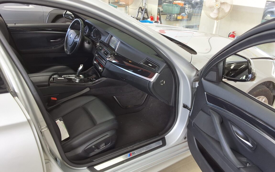BMW 5 SERIES (6TH GEN) 520d xDRIVE M AERODYNAMIC 2016 - zdjęcie 14