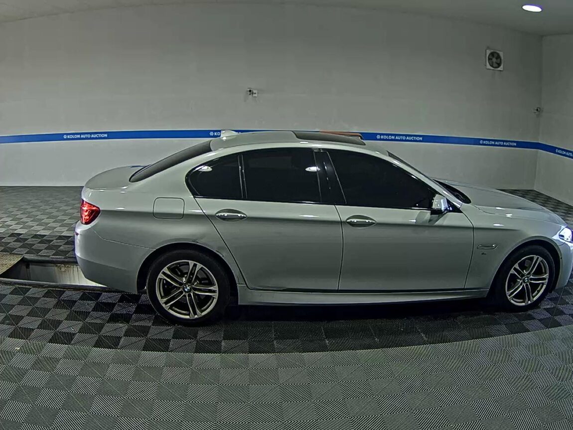 BMW 5 SERIES (6TH GEN) 520d xDRIVE M AERODYNAMIC 2016 - zdjęcie 4