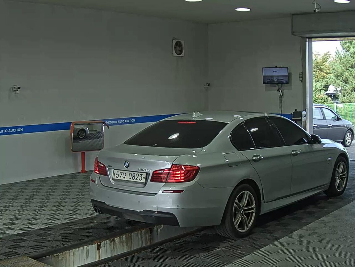BMW 5 SERIES (6TH GEN) 520d xDRIVE M AERODYNAMIC 2016 - zdjęcie 5