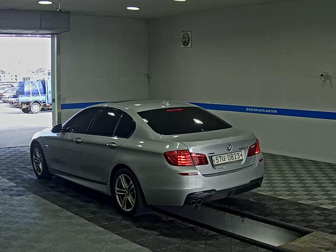 BMW 5 SERIES (6TH GEN) 520d xDRIVE M AERODYNAMIC 2016 - zdjęcie 6