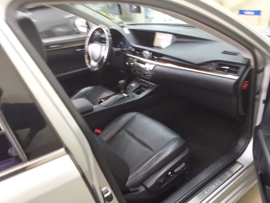 LEXUS ES (6TH GEN) 300h 2014 - zdjęcie 15