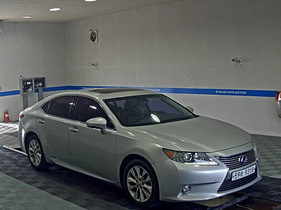LEXUS ES (6TH GEN) 300h 2014 - zdjęcie 3