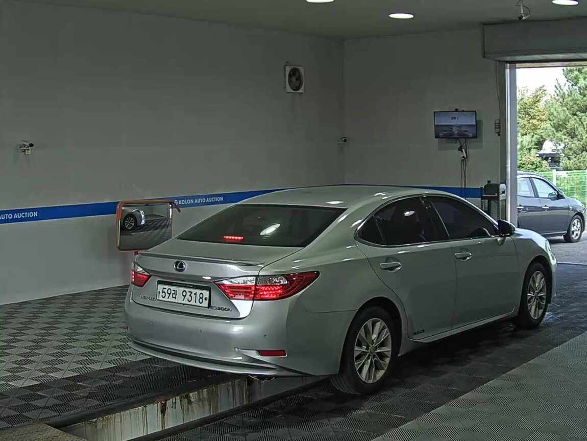 LEXUS ES (6TH GEN) 300h 2014 - zdjęcie 5