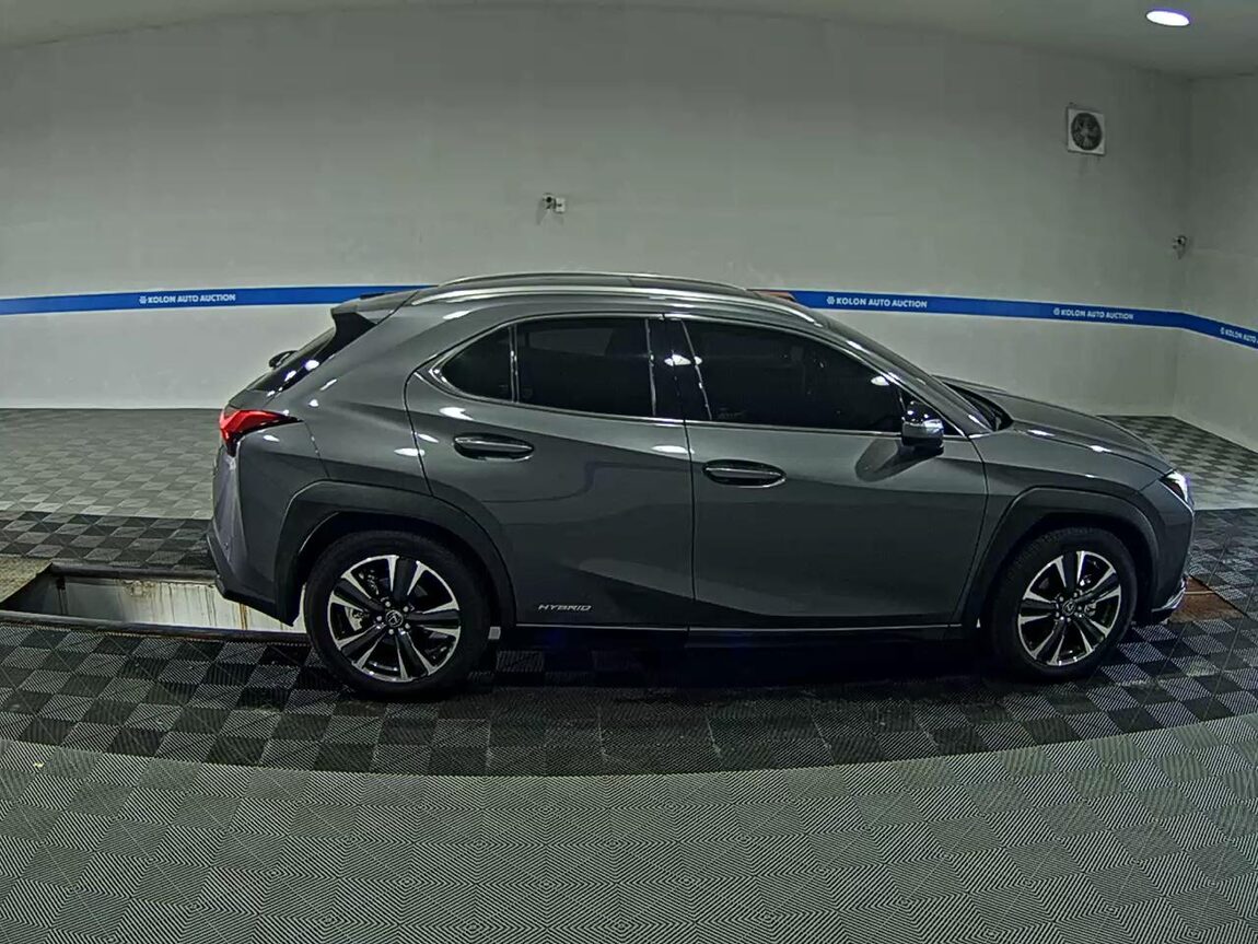 LEXUS UX 250h AWD 2019 - zdjęcie 4