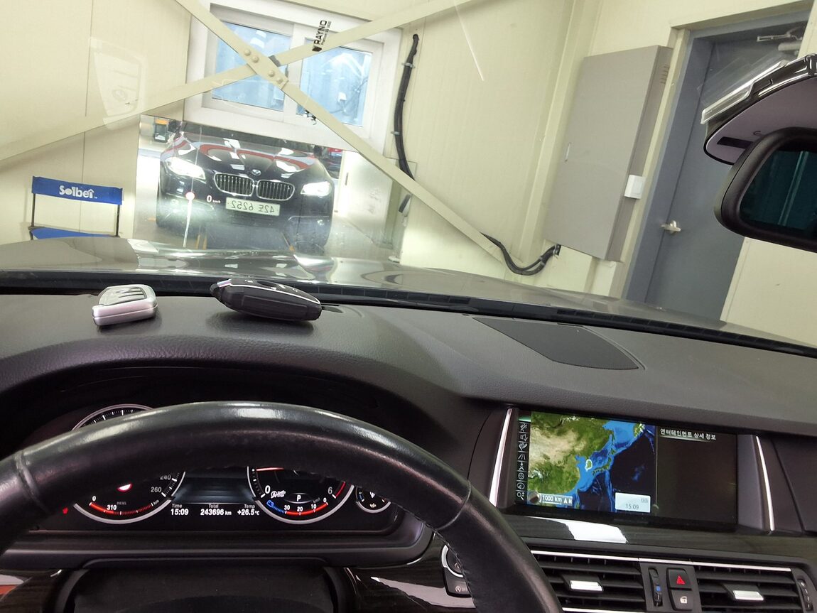 BMW 5 SERIES (6TH GEN) 520d xDRIVE LUXURY 2014 - zdjęcie 25