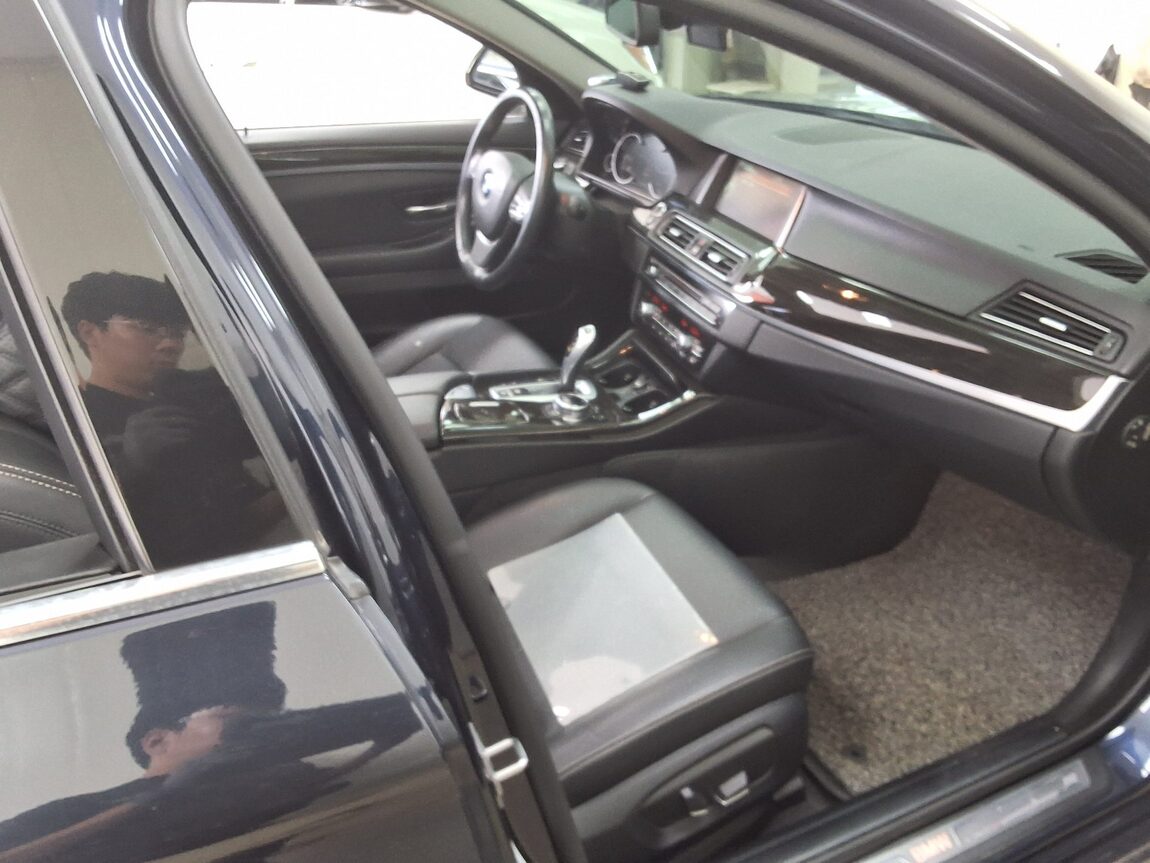 BMW 5 SERIES (6TH GEN) 520d xDRIVE LUXURY 2014 - zdjęcie 15