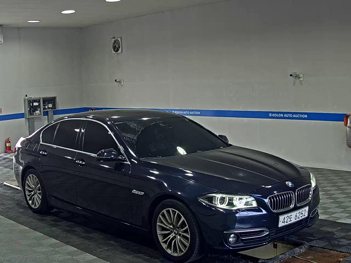 BMW 5 SERIES (6TH GEN) 520d xDRIVE LUXURY 2014 - zdjęcie 3