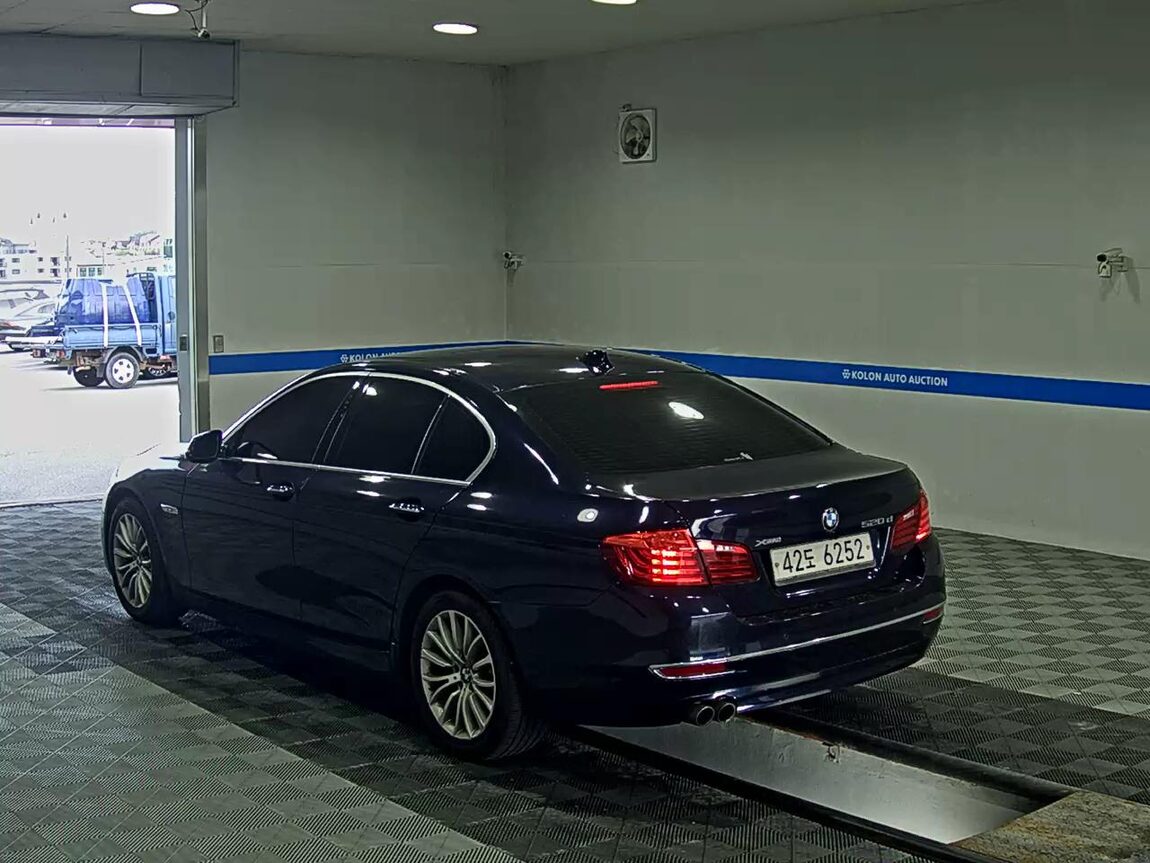 BMW 5 SERIES (6TH GEN) 520d xDRIVE LUXURY 2014 - zdjęcie 6