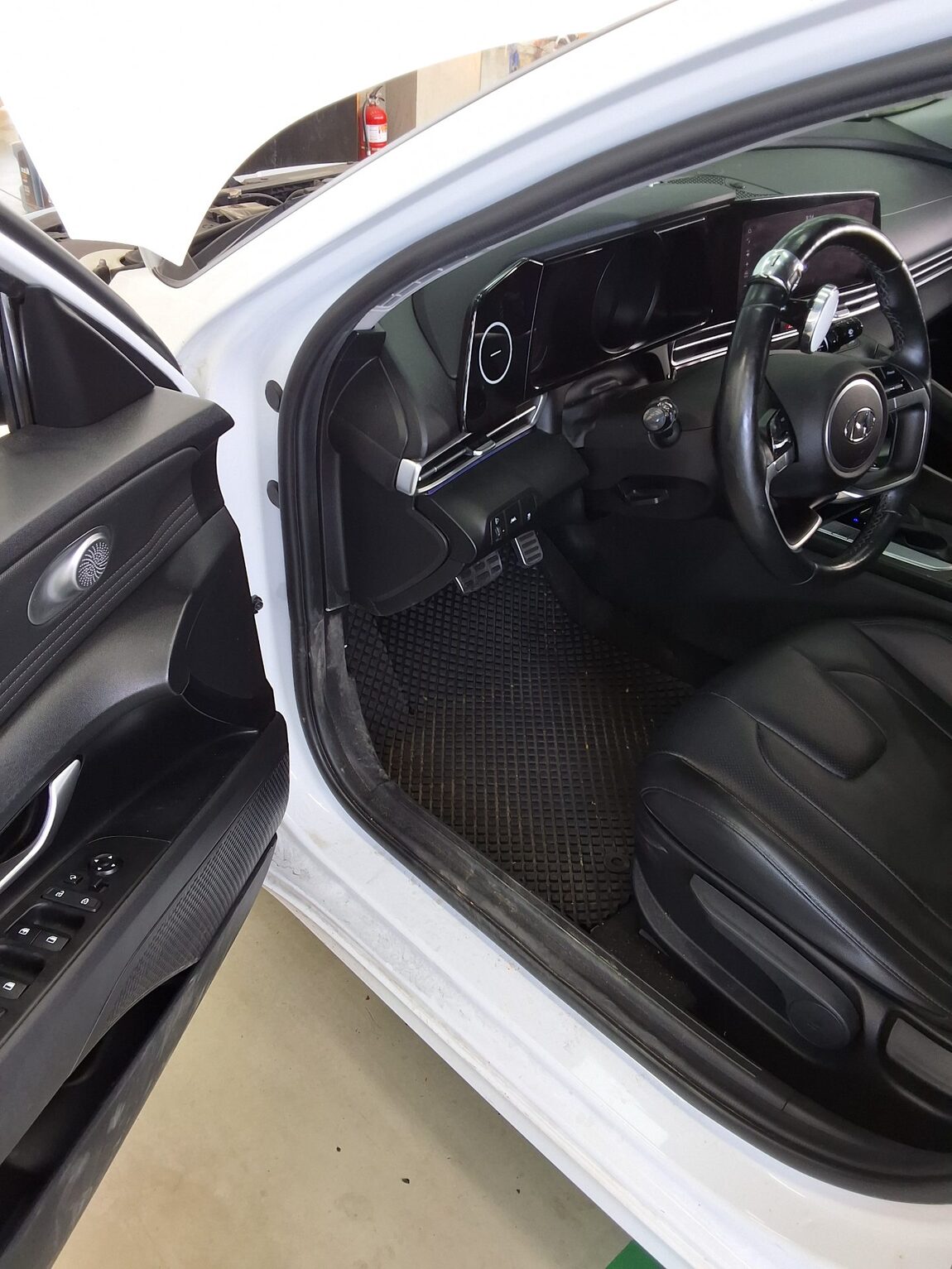 HYUNDAI AVANTE (CN7) 1.6 GASOLINE MODERN 2021 - zdjęcie 10