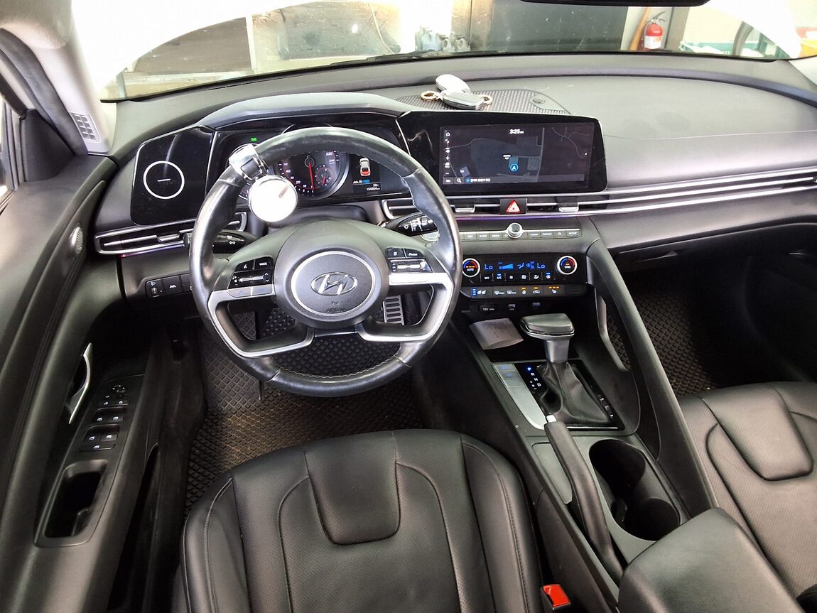 HYUNDAI AVANTE (CN7) 1.6 GASOLINE MODERN 2021 - zdjęcie 11