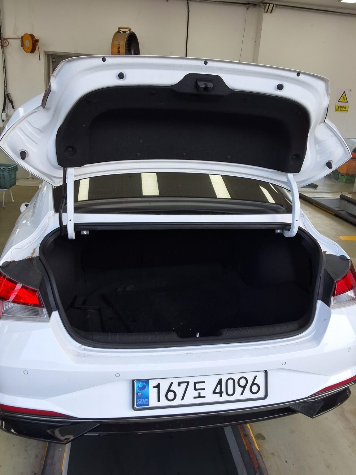HYUNDAI AVANTE (CN7) 1.6 GASOLINE MODERN 2021 - zdjęcie 15