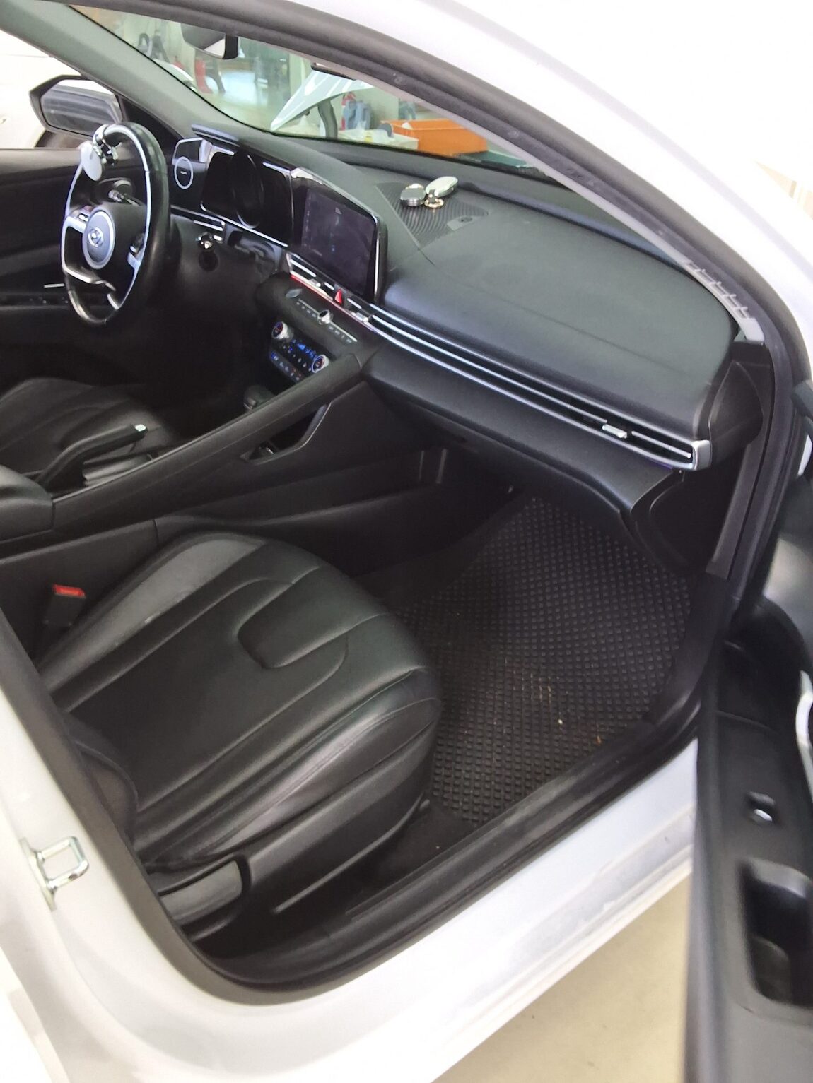 HYUNDAI AVANTE (CN7) 1.6 GASOLINE MODERN 2021 - zdjęcie 14