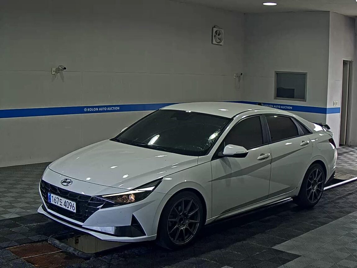 HYUNDAI AVANTE (CN7) 1.6 GASOLINE MODERN 2021 - zdjęcie 2