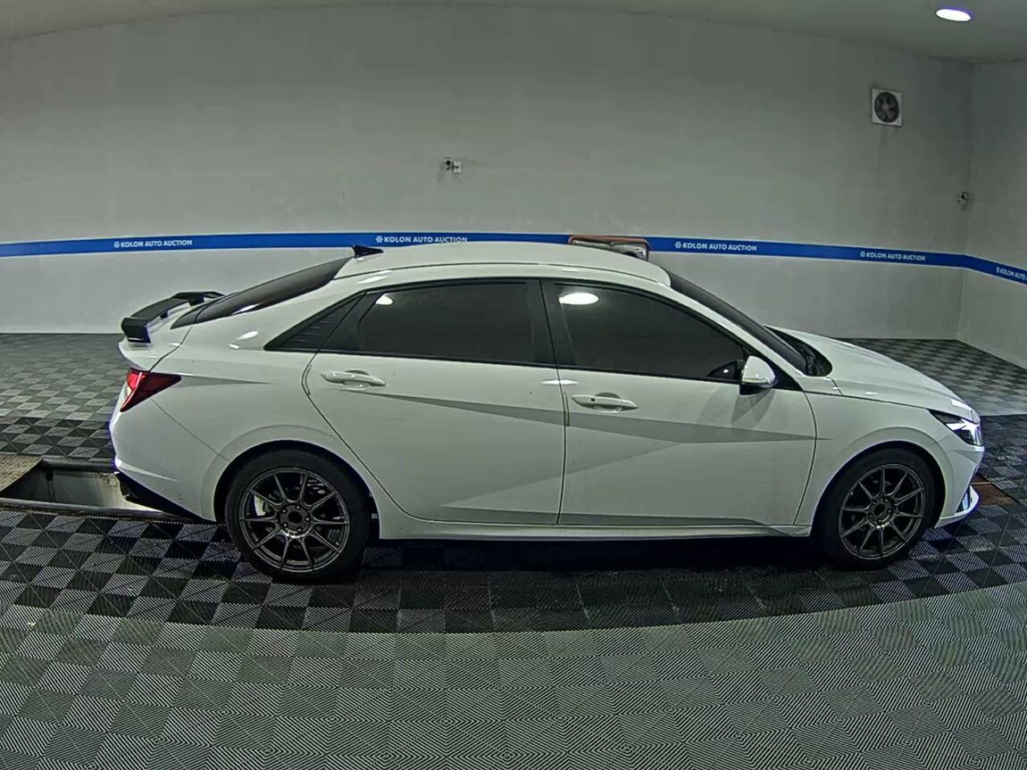 HYUNDAI AVANTE (CN7) 1.6 GASOLINE MODERN 2021 - zdjęcie 4