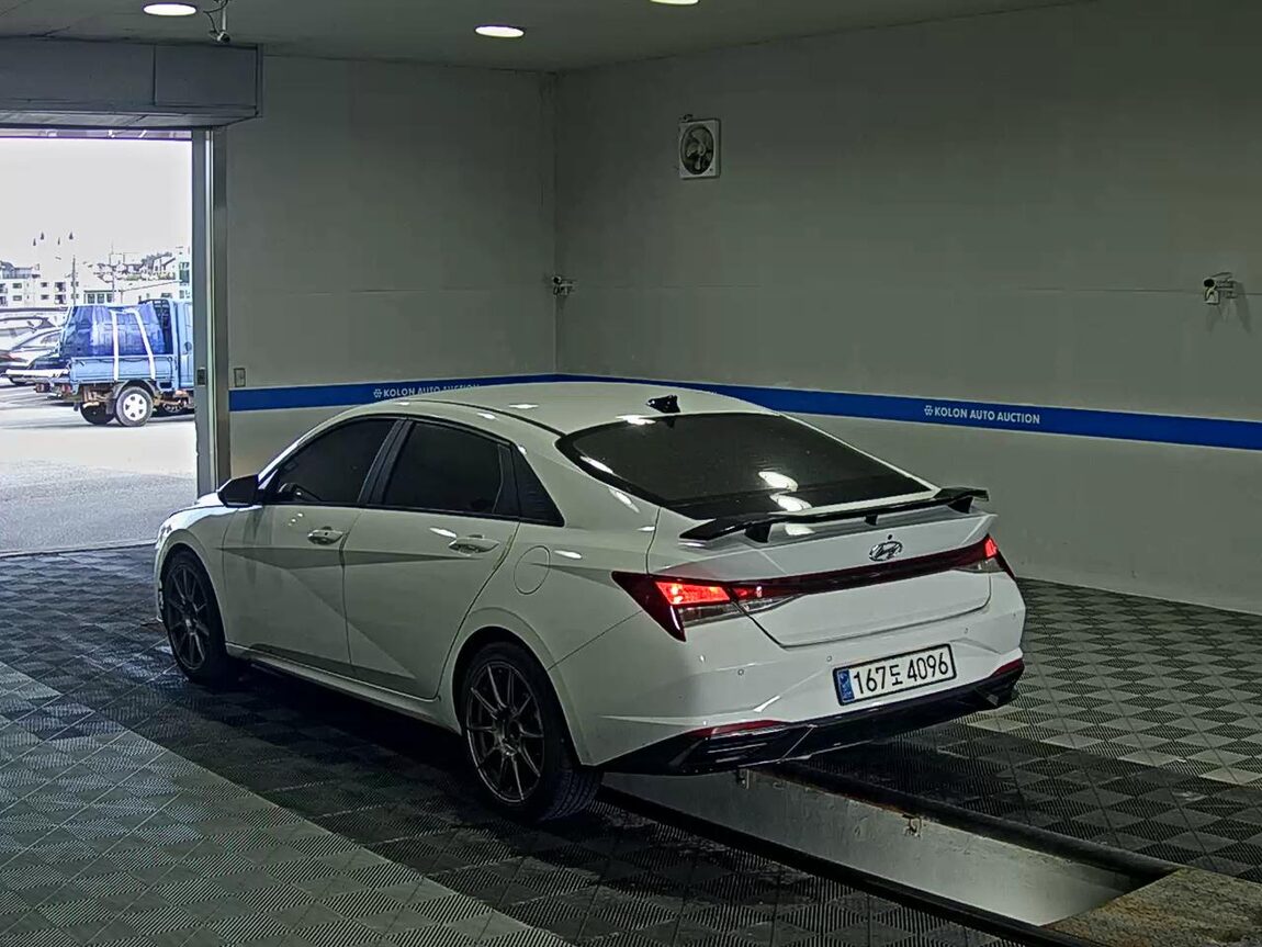 HYUNDAI AVANTE (CN7) 1.6 GASOLINE MODERN 2021 - zdjęcie 6