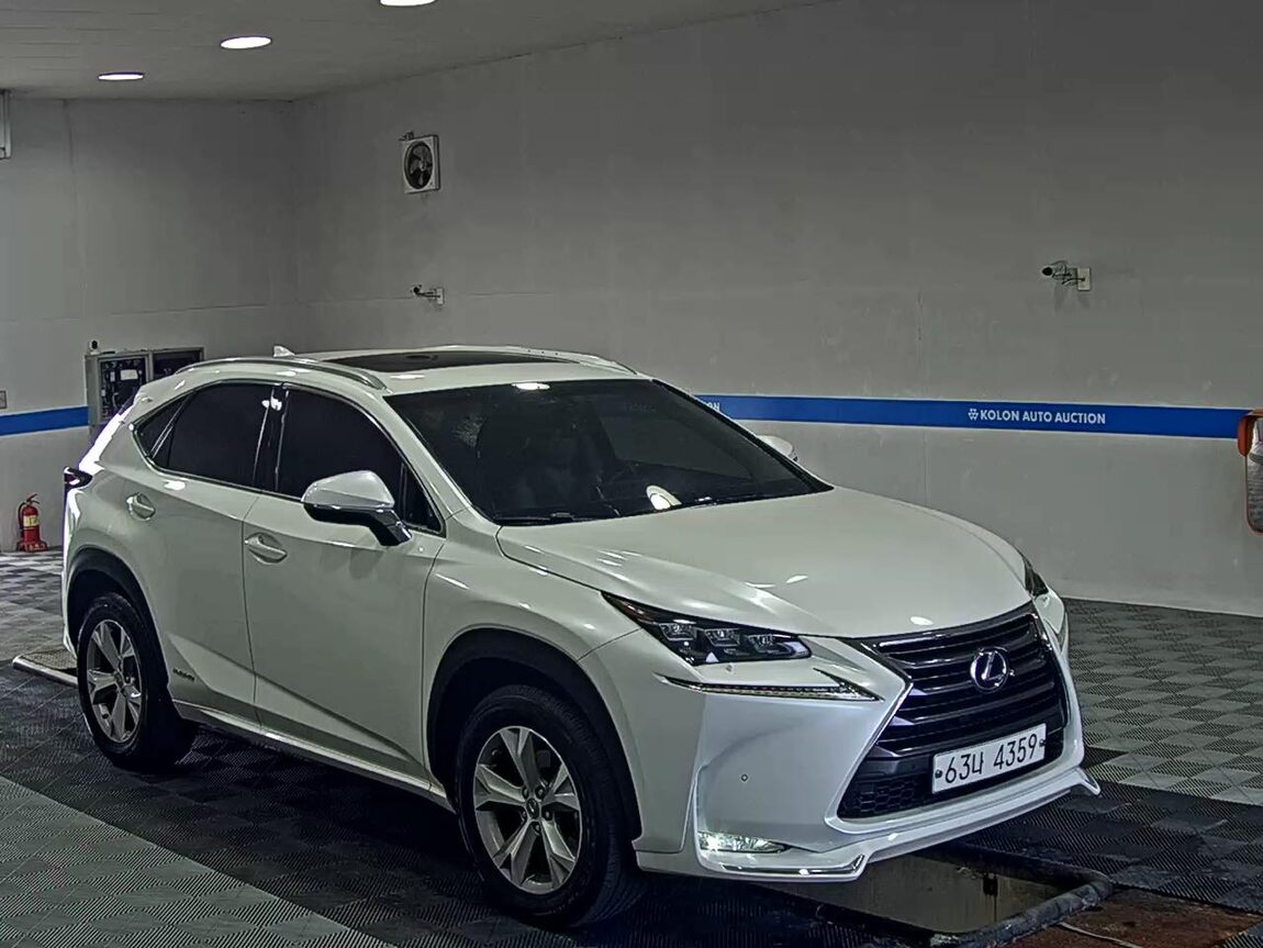 LEXUS NX 300h 2017 - zdjęcie 3