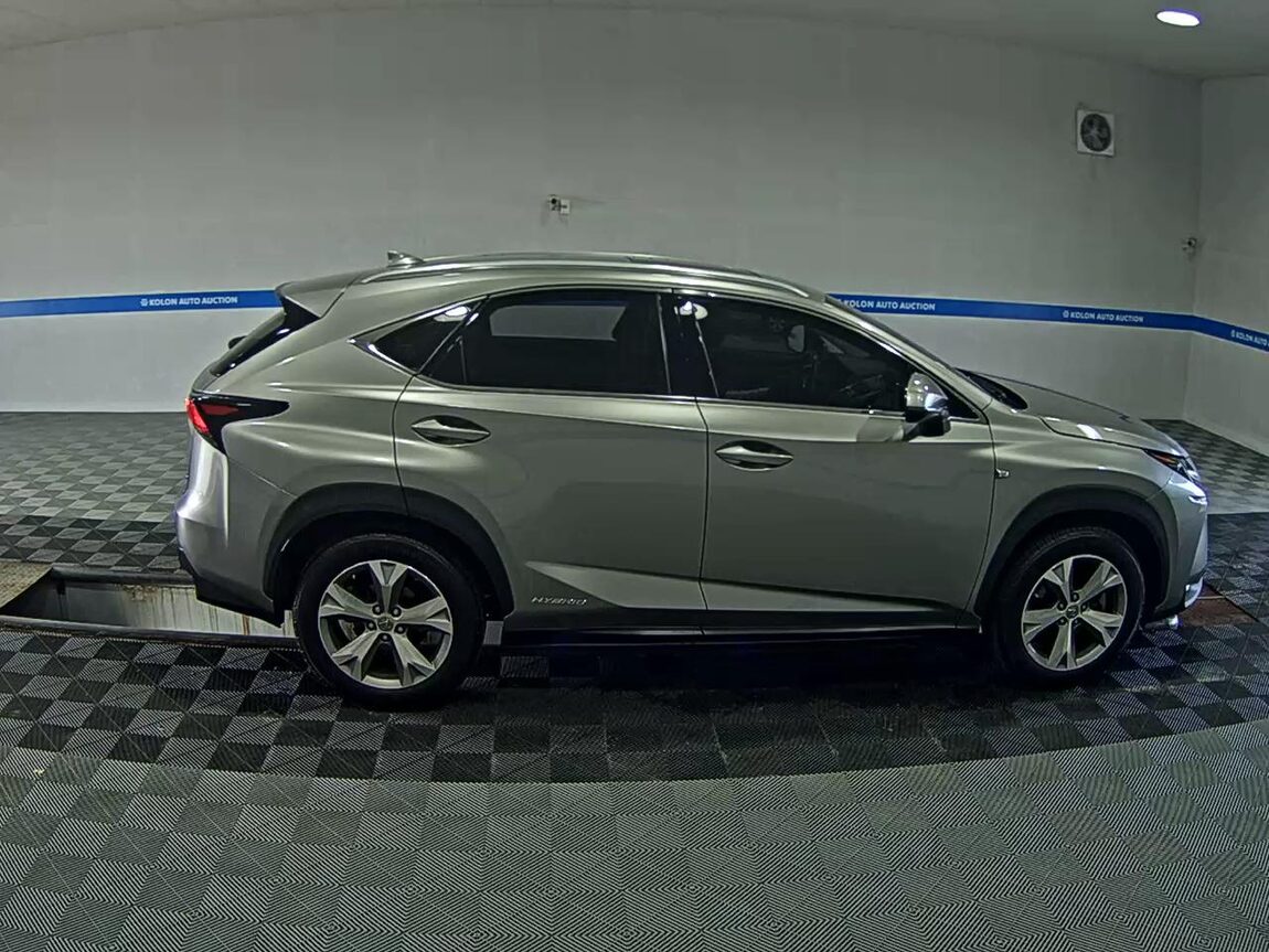 LEXUS NX 300h 2017 - zdjęcie 4