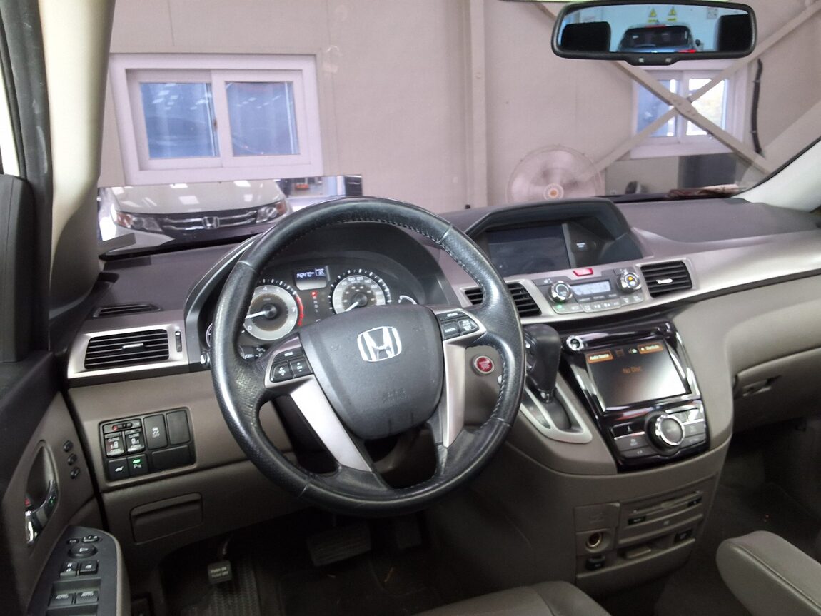 HONDA ODYSSEY (4TH GEN) 3.5 2016 - zdjęcie 12