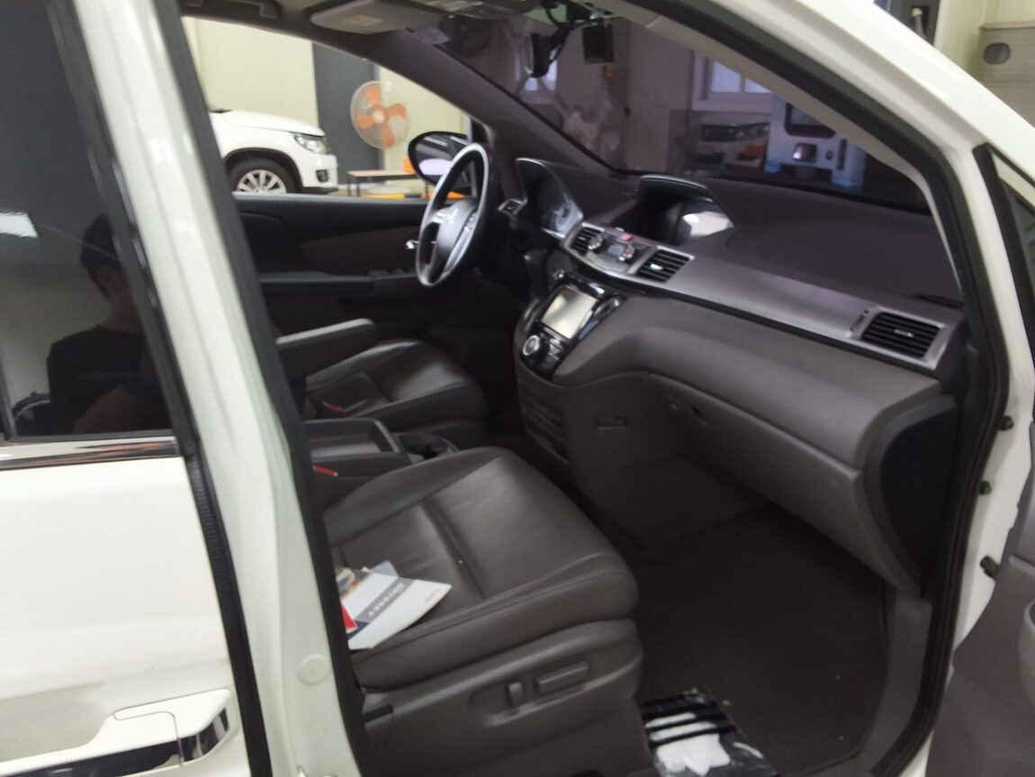 HONDA ODYSSEY (4TH GEN) 3.5 2016 - zdjęcie 15