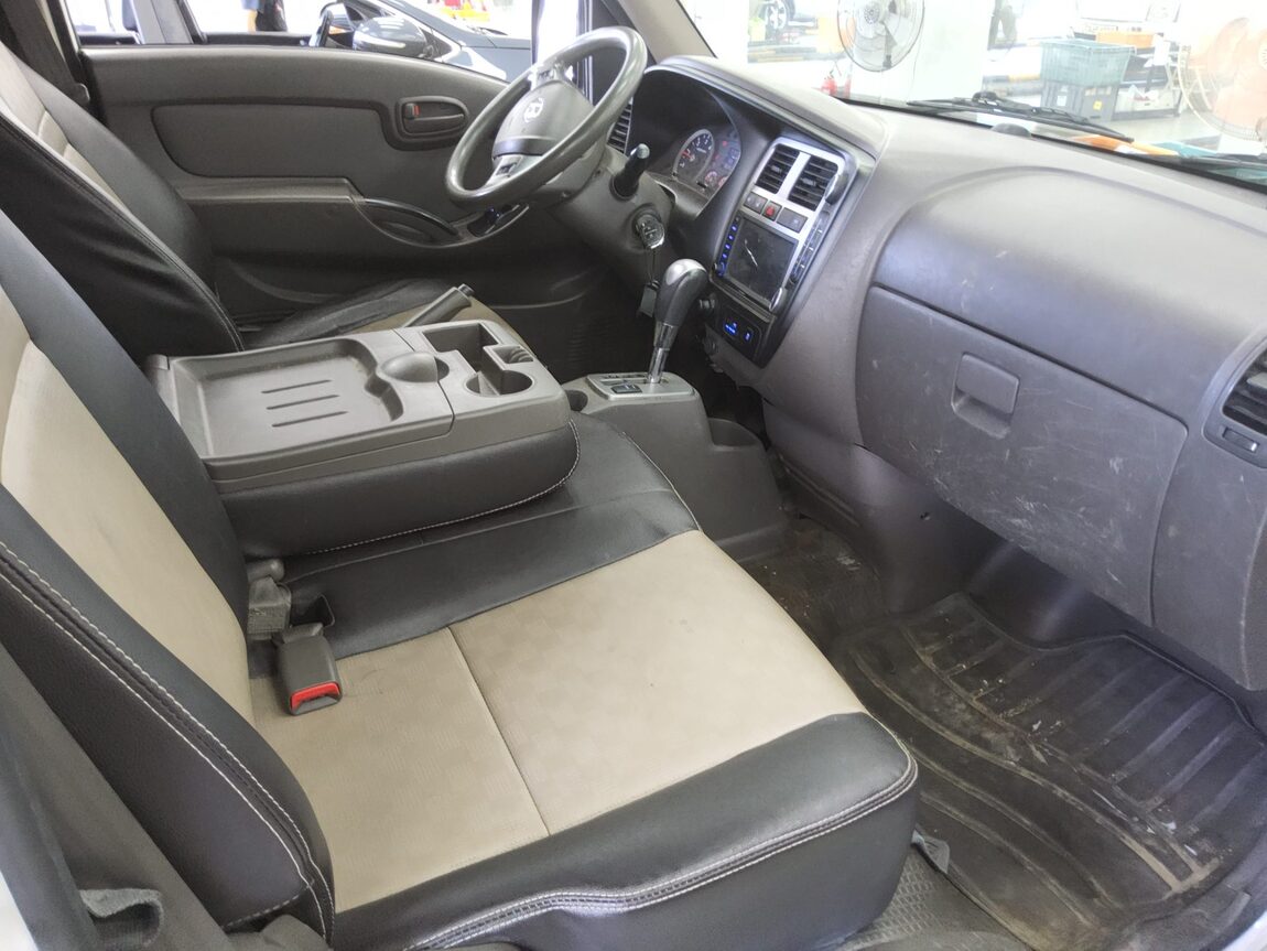 HYUNDAI PORTER II HIGH-ROOF BUILT-IN BOX TRUCK SUPER CAB 2019 - zdjęcie 11