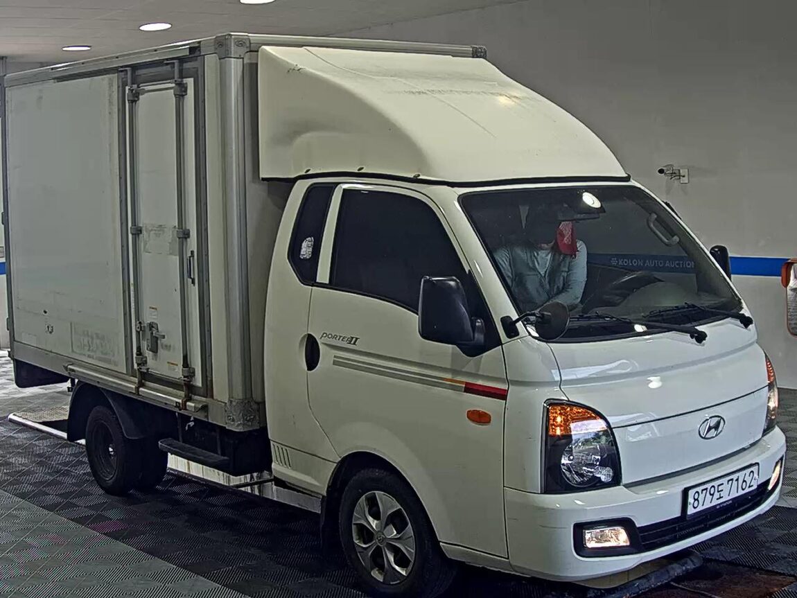 HYUNDAI PORTER II HIGH-ROOF BUILT-IN BOX TRUCK SUPER CAB 2019 - zdjęcie 3
