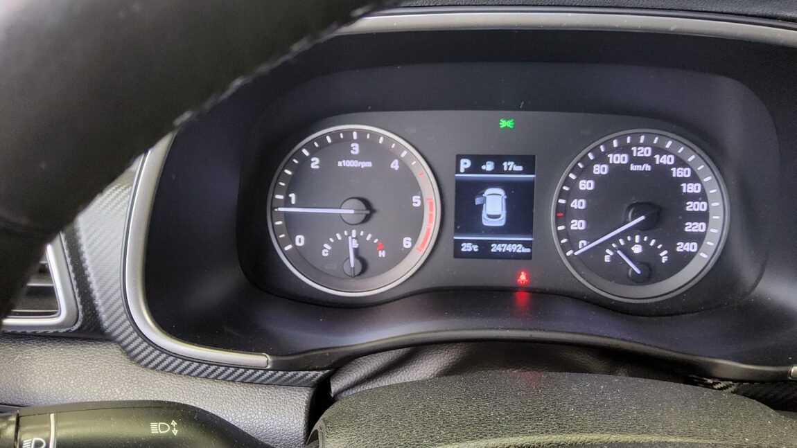 HYUNDAI NEW TUCSON 2.0 DIESEL 2WD MODERN 2019 - zdjęcie 9