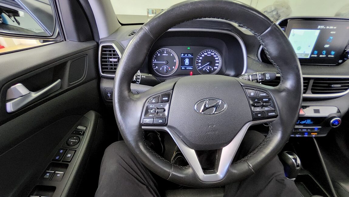 HYUNDAI NEW TUCSON 2.0 DIESEL 2WD MODERN 2019 - zdjęcie 17