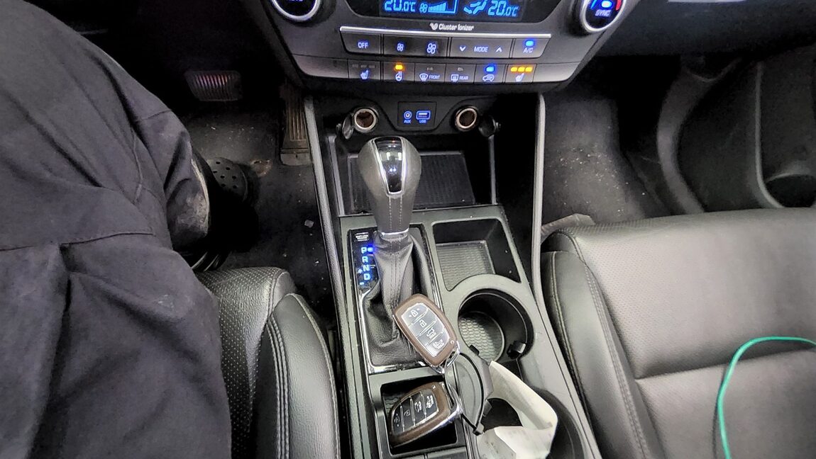 HYUNDAI NEW TUCSON 2.0 DIESEL 2WD MODERN 2019 - zdjęcie 19