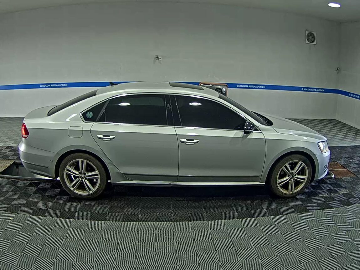 VOLKSWAGEN THE NEW PASSAT (7TH GEN) 2.0 TDI 2015 - zdjęcie 4