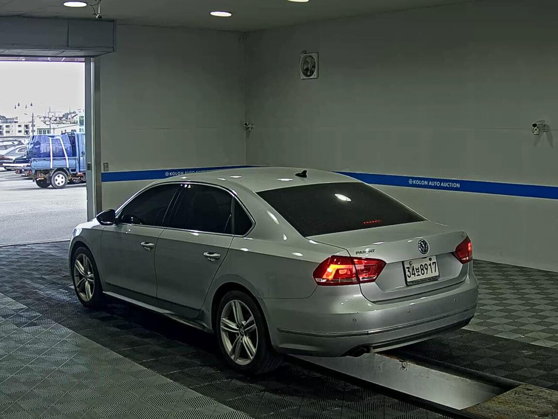VOLKSWAGEN THE NEW PASSAT (7TH GEN) 2.0 TDI 2015 - zdjęcie 6