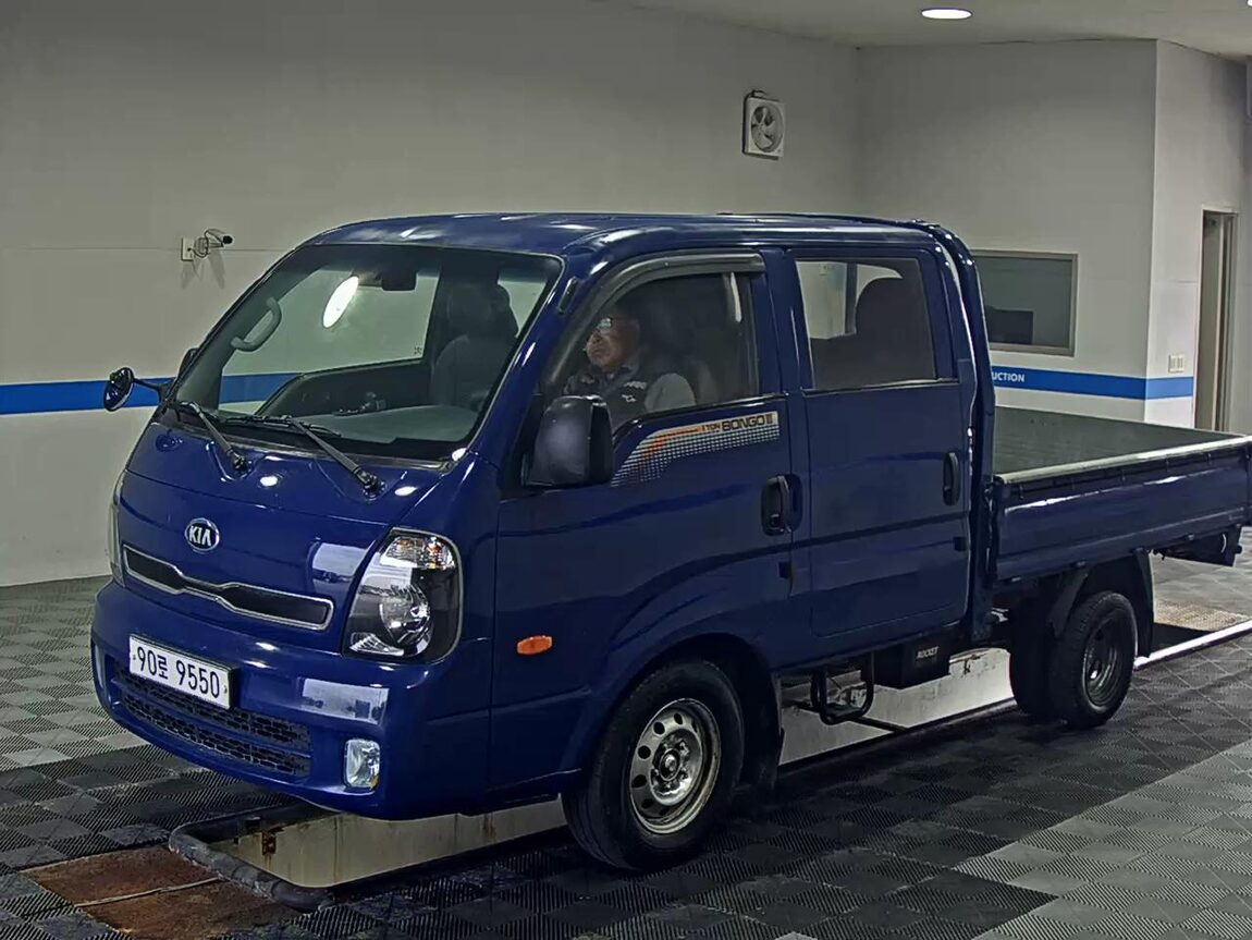 KIA BONGO III CARGO CRDi DOUBLE CAB EXTRA LONG WHEELBASE 2015 - zdjęcie 2