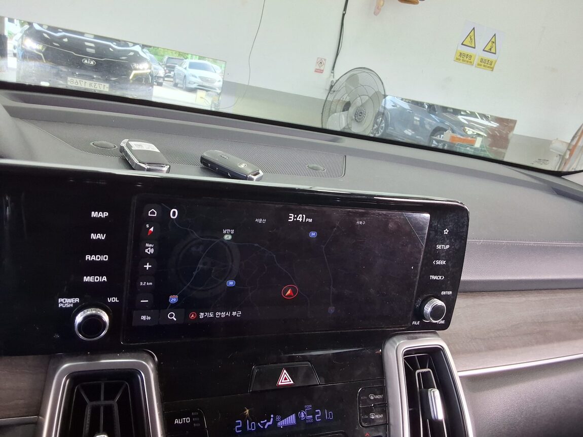 KIA NEW SORENTO (MQ4) 2.2 DIESEL 2WD PRESTIGE 2021 - zdjęcie 18