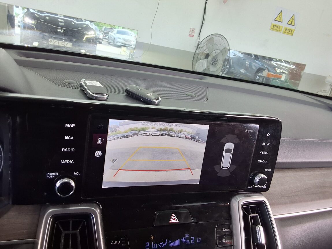 KIA NEW SORENTO (MQ4) 2.2 DIESEL 2WD PRESTIGE 2021 - zdjęcie 19