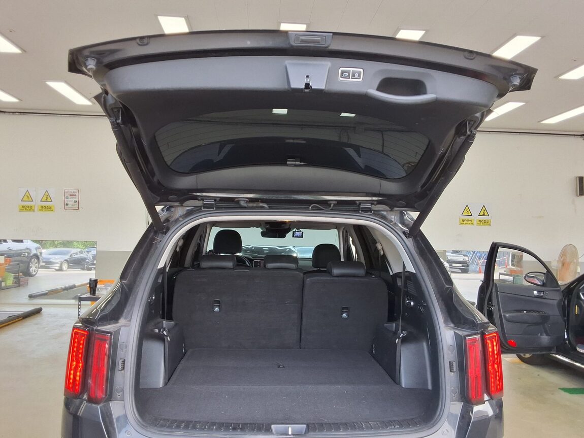 KIA NEW SORENTO (MQ4) 2.2 DIESEL 2WD PRESTIGE 2021 - zdjęcie 15