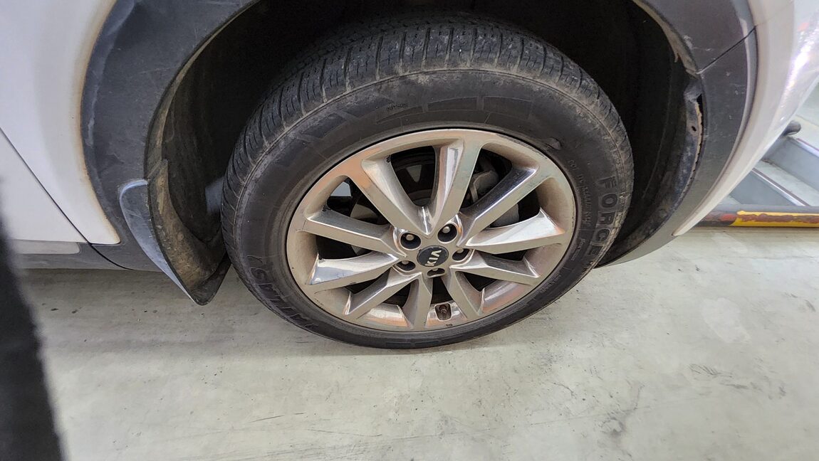 KIA ALL NEW SORENTO R2.2 4WD NOBLESSE 2015 - zdjęcie 23
