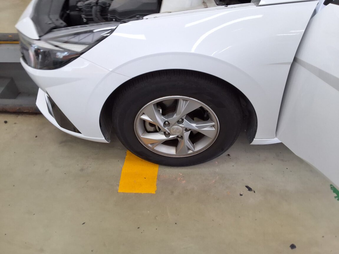 HYUNDAI AVANTE (CN7) 1.6 GASOLINE MODERN 2021 - zdjęcie 20