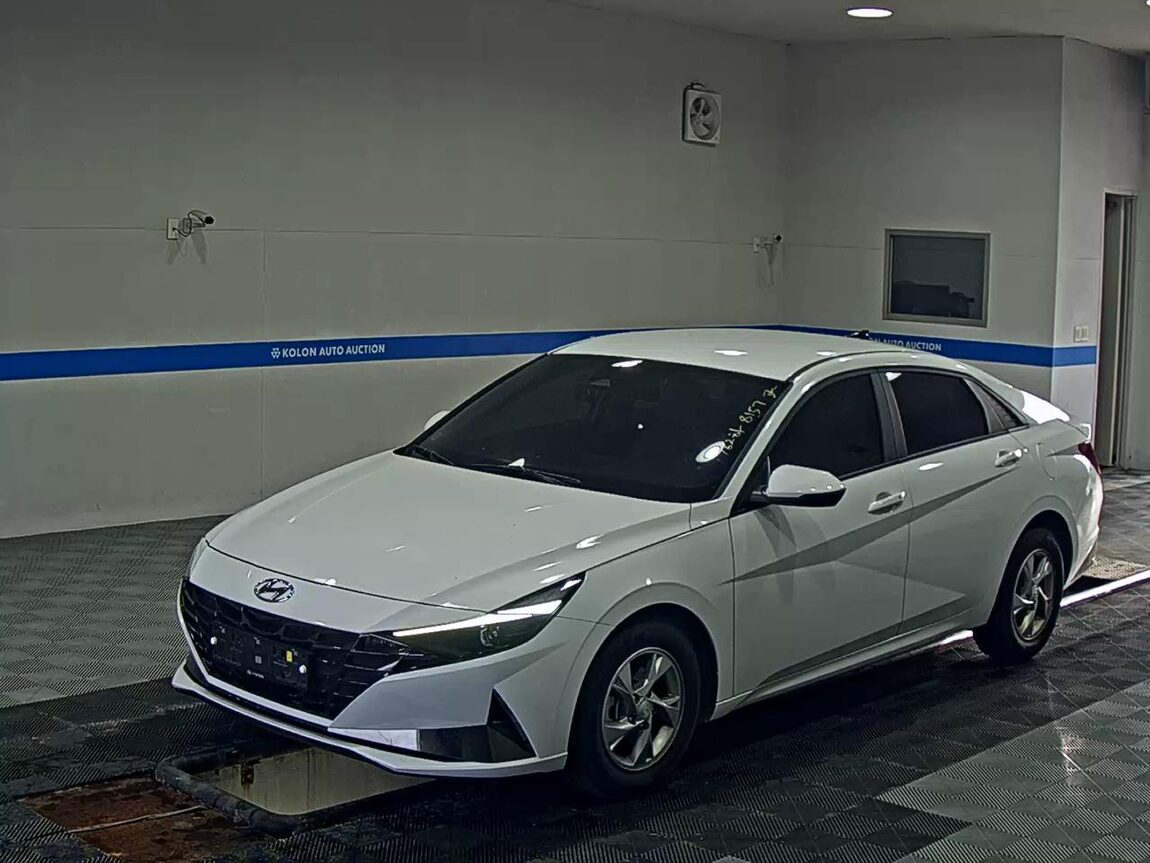 HYUNDAI AVANTE (CN7) 1.6 GASOLINE MODERN 2021 - zdjęcie 2