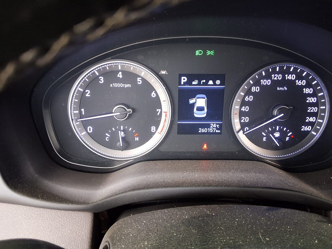 HYUNDAI GRANDEUR IG 3.0 LPi RENTAL CAR MODERN 2019 - zdjęcie 9