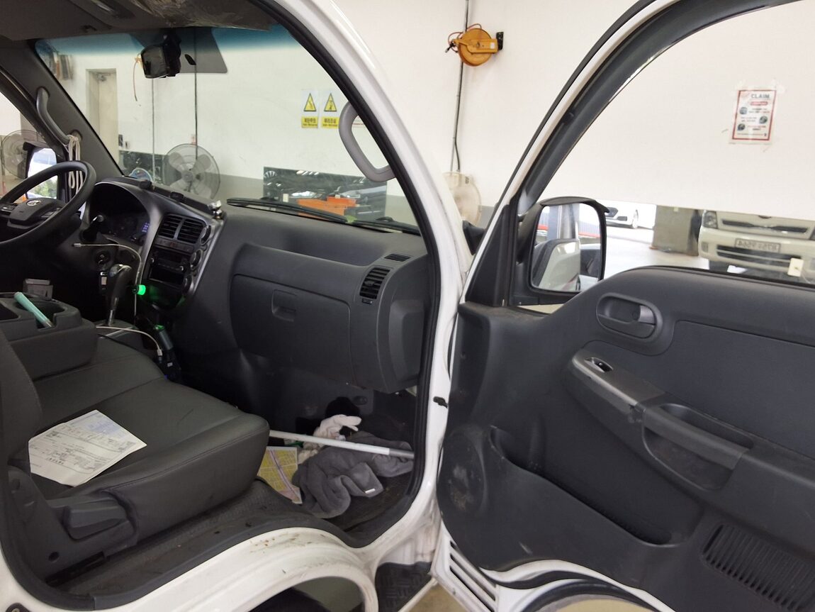 KIA BONGO III CARGO BUILT-IN BOX TRUCK 1 TON KING CAB 2019 - zdjęcie 11