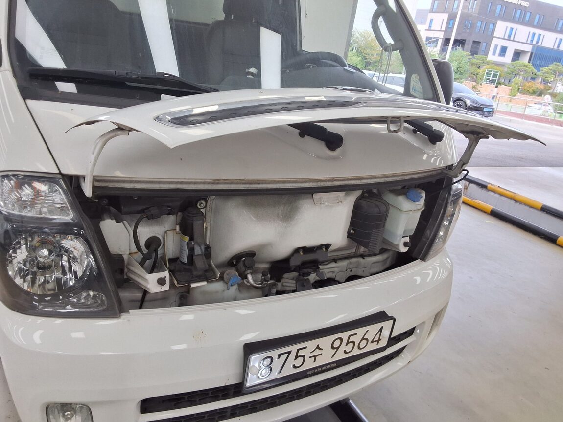 KIA BONGO III CARGO BUILT-IN BOX TRUCK 1 TON KING CAB 2019 - zdjęcie 17