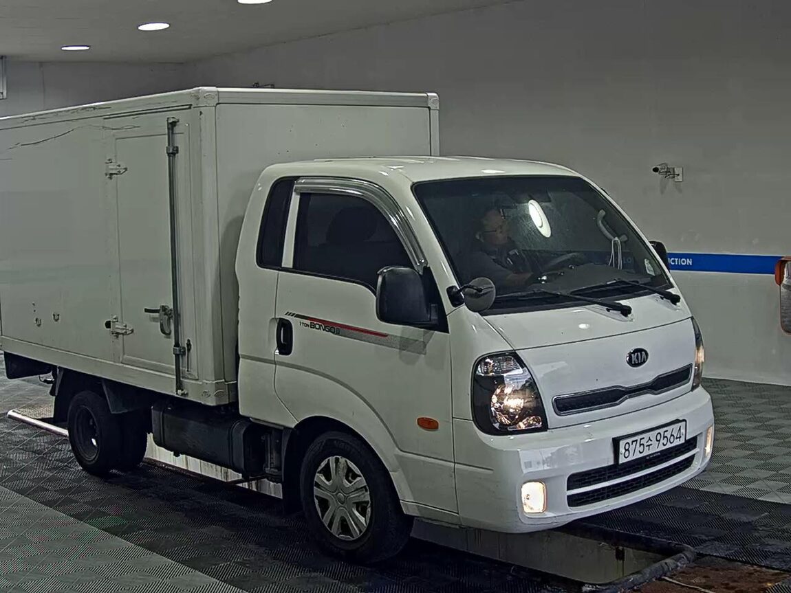 KIA BONGO III CARGO BUILT-IN BOX TRUCK 1 TON KING CAB 2019 - zdjęcie 3