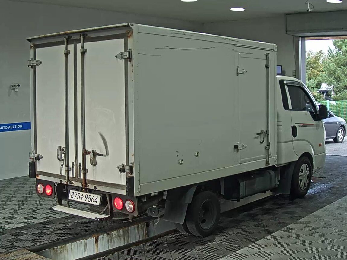 KIA BONGO III CARGO BUILT-IN BOX TRUCK 1 TON KING CAB 2019 - zdjęcie 5
