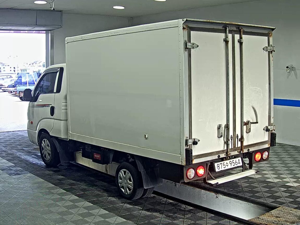 KIA BONGO III CARGO BUILT-IN BOX TRUCK 1 TON KING CAB 2019 - zdjęcie 6