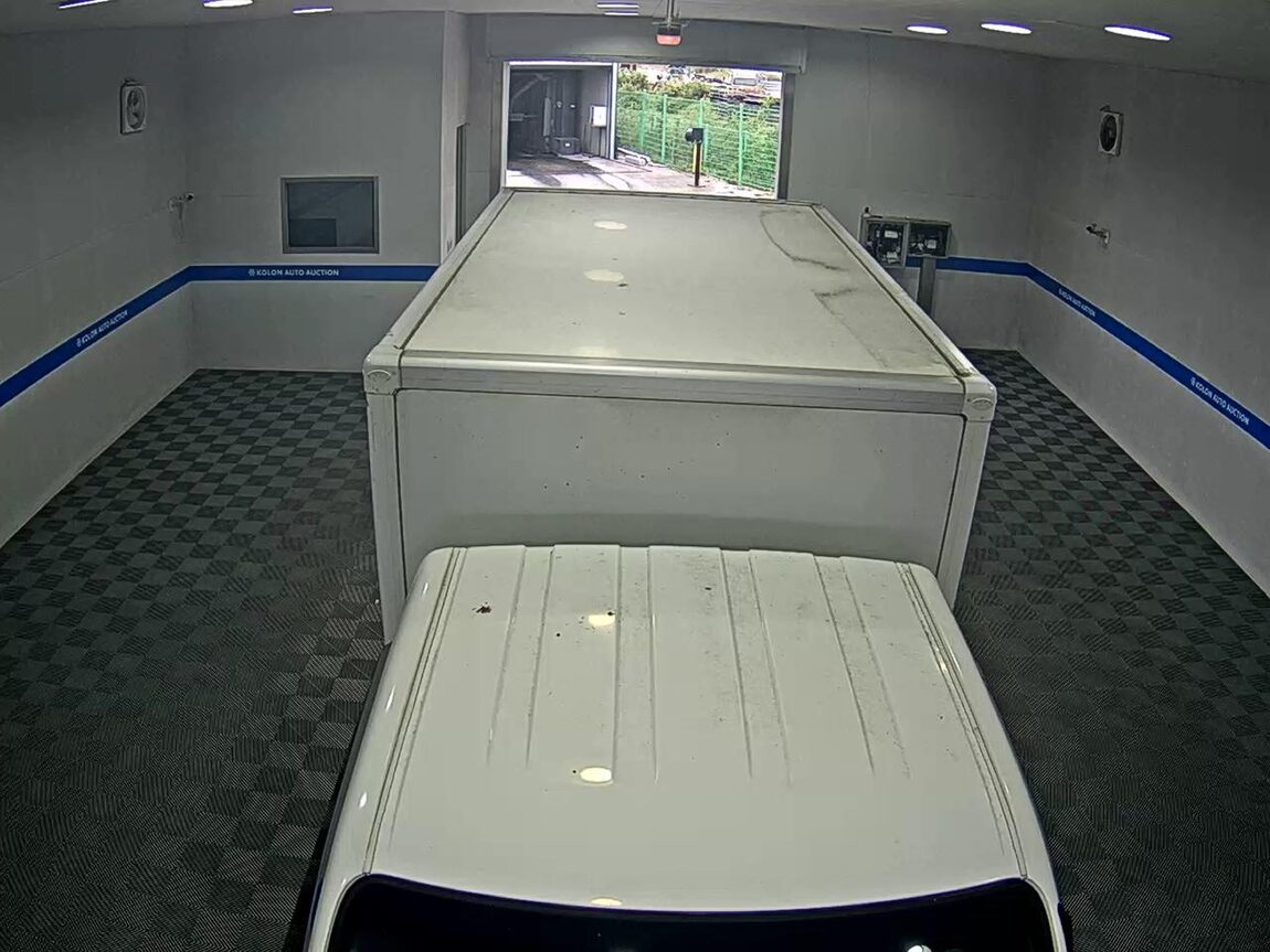KIA BONGO III CARGO BUILT-IN BOX TRUCK 1 TON KING CAB 2019 - zdjęcie 7