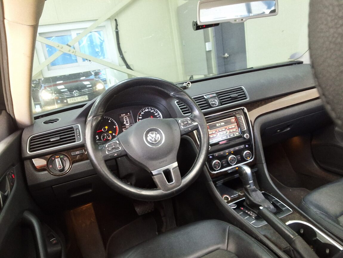 VOLKSWAGEN THE NEW PASSAT (7TH GEN) 2.0 TDI 2015 - zdjęcie 12