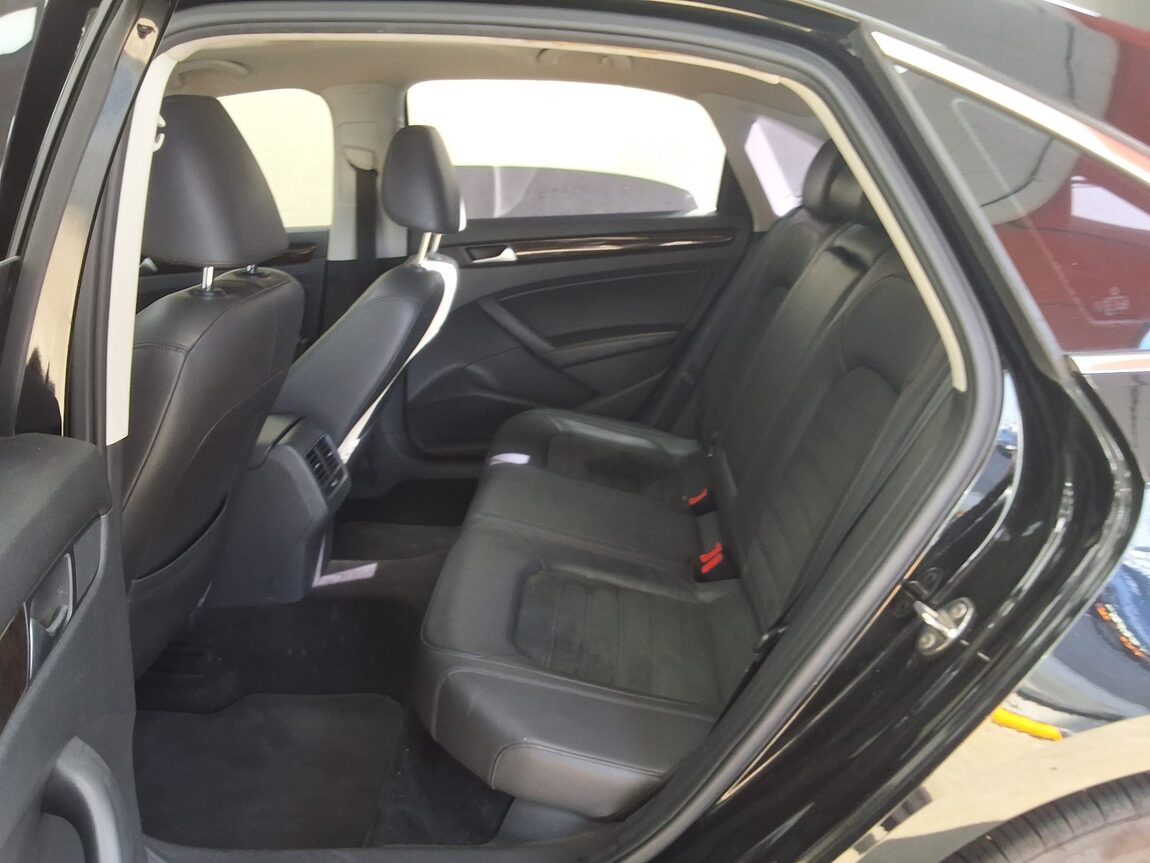 VOLKSWAGEN THE NEW PASSAT (7TH GEN) 2.0 TDI 2015 - zdjęcie 13