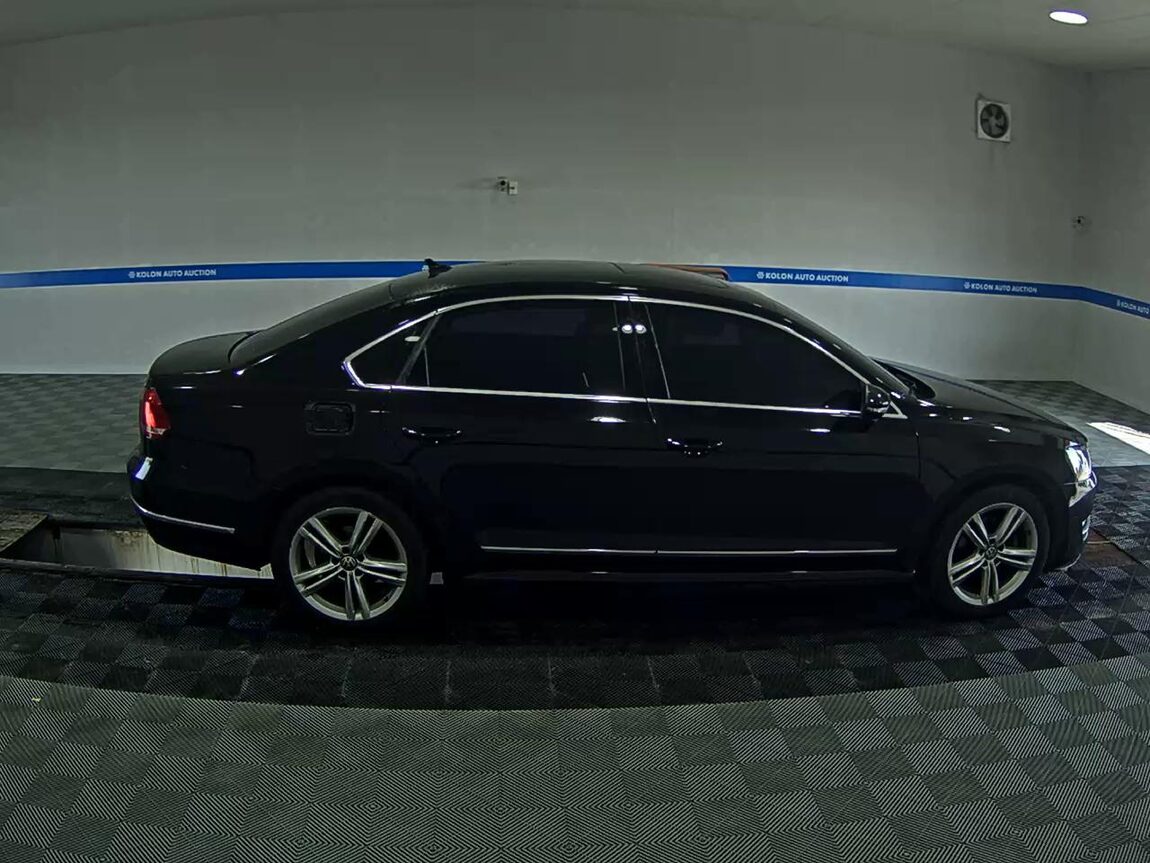 VOLKSWAGEN THE NEW PASSAT (7TH GEN) 2.0 TDI 2015 - zdjęcie 4